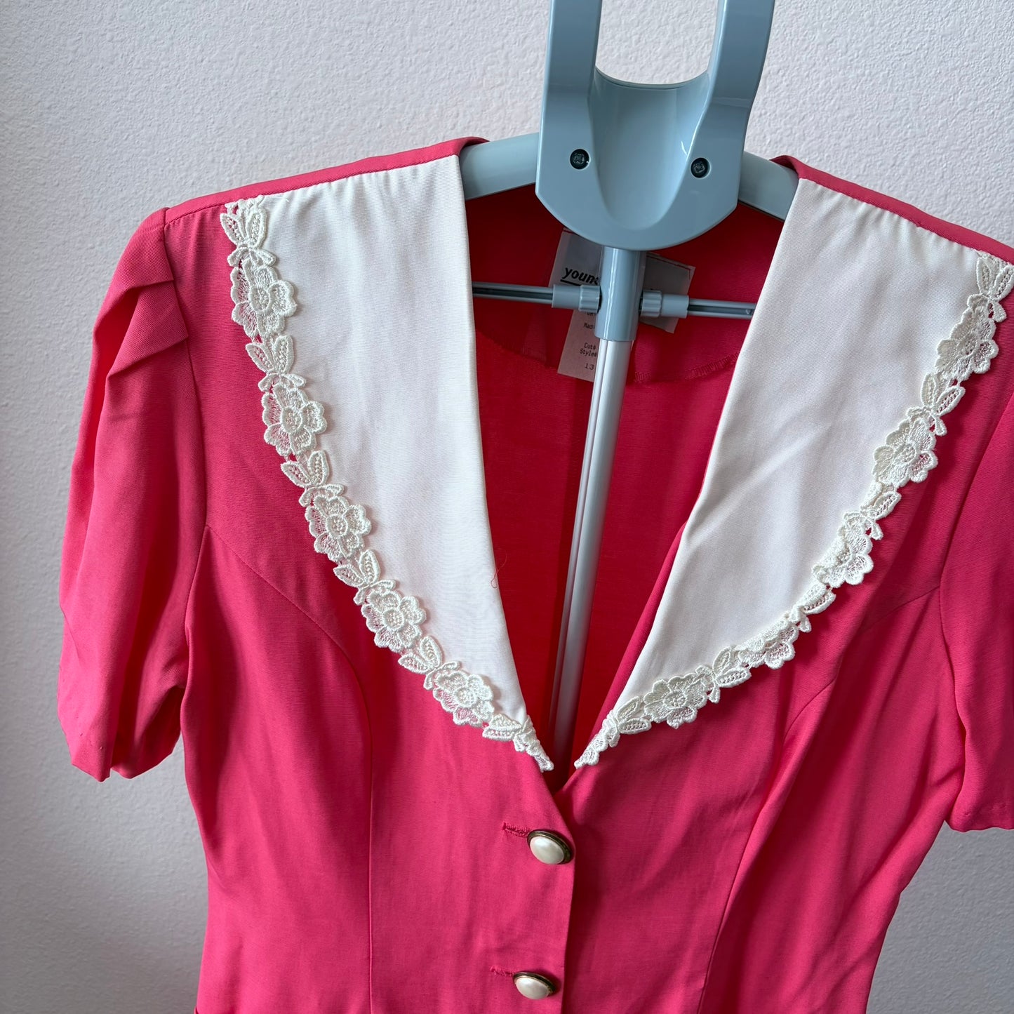 Young Edwardian Vintage Pink Lace Collar Button Front Mini Dress Size 13 Pin Up