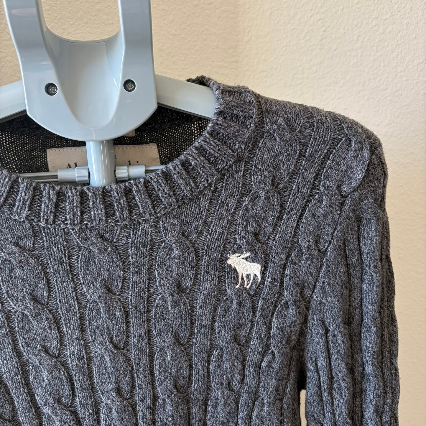 Abercrombie & Fitch Cable-Knit Sweater – Dark Gray Cotton Cashmere Blend, Moose Logo, Size L Muscle Fit