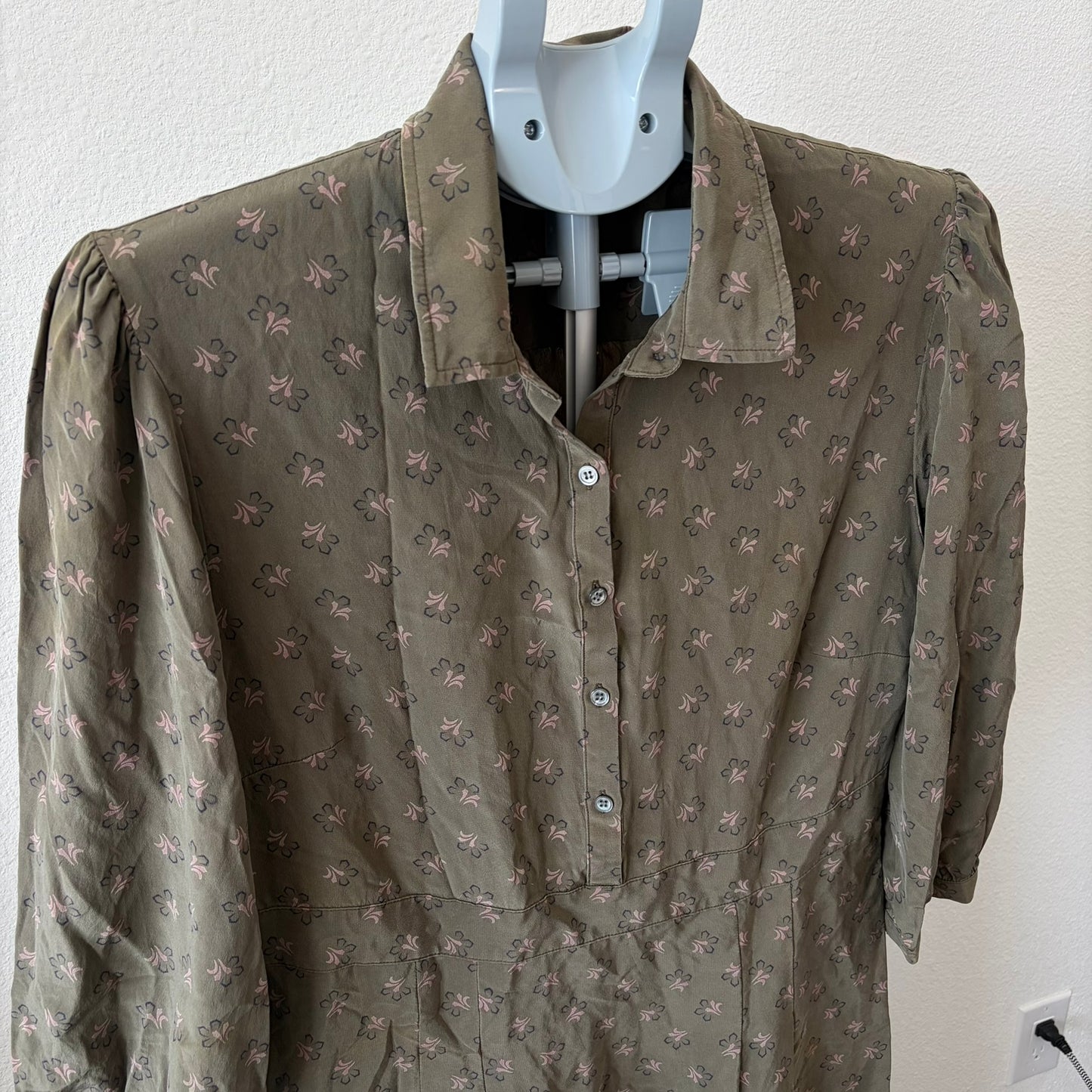 Sundance Dress 14 Olive Green Floral Silk Button Front Puff Sleeve Pleated Midi