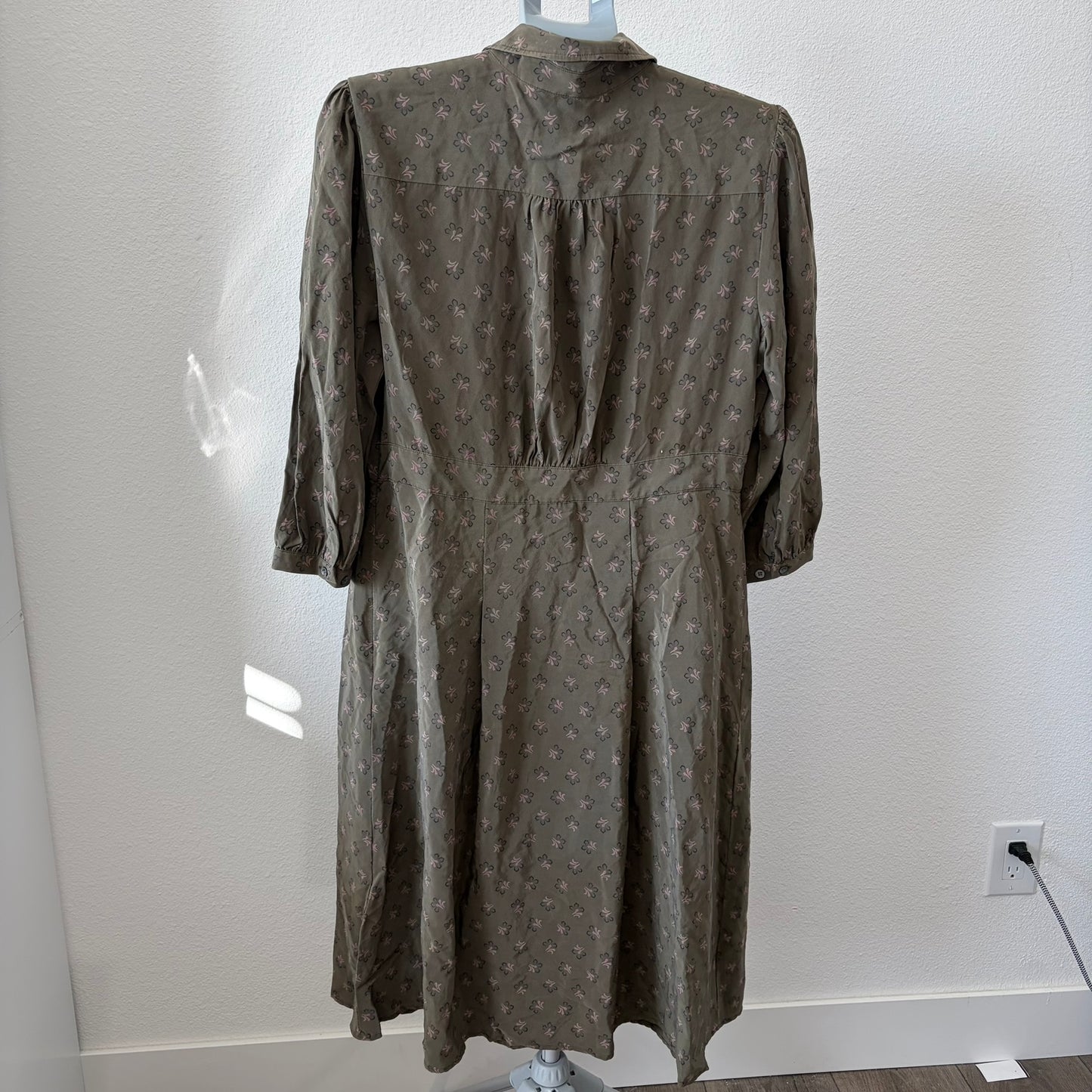 Sundance Dress 14 Olive Green Floral Silk Button Front Puff Sleeve Pleated Midi